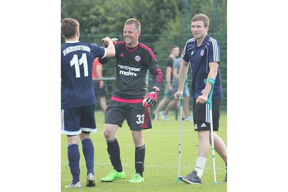 Spieler des Abends: A/O-Torwart Andreas Bockelmann (Mitte)