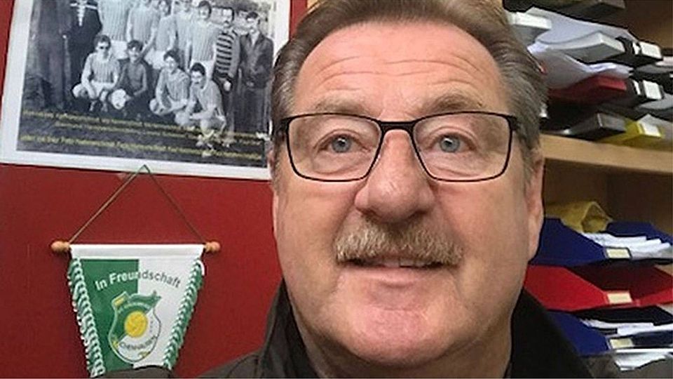 Grün-Weiß im Herzen: Nikolaus Hammerschmidt, sportlicher Leiter der Ichenhauser.	F.: Hammerschmidt