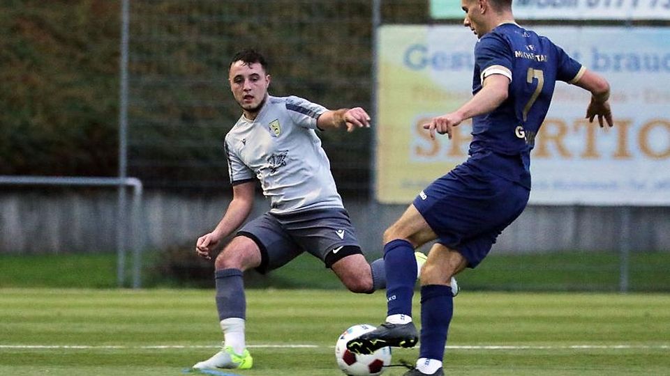 Marvin Schneider (links) vom SV Gammelsbach, hier im Duell mit Michelstadts Oliver Gebauer, ist mit acht Treffern eine der Stützen der Freiensteiner.	Foto: Herbert Krämer