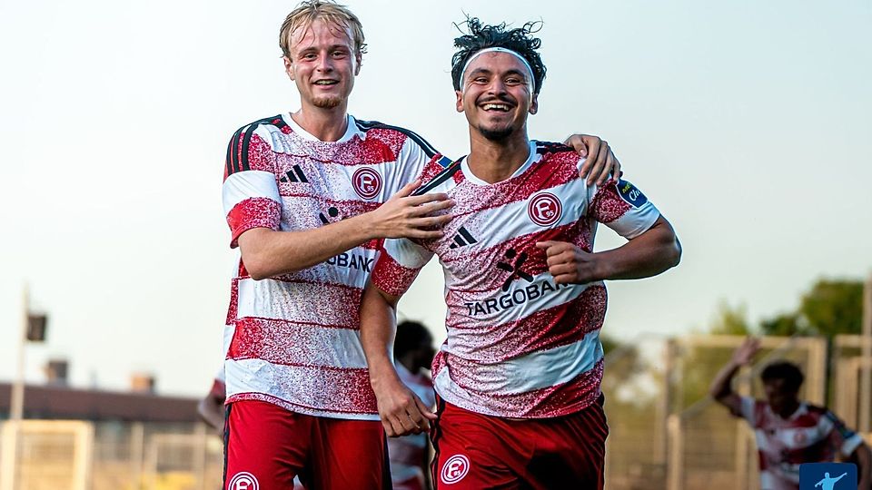 Mohammed Berrahou (r.) startet durch. 