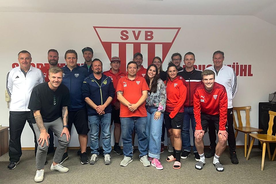 Die Teilnehmer des Trainerlehrgangs in Bruckmühl.