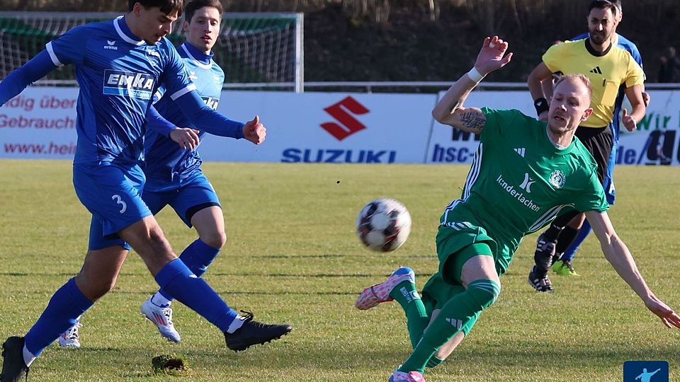 Die TSG Sprockhövel (in Blau) steht vor der direkten Rückkehr in die Oberliga Westfalen.