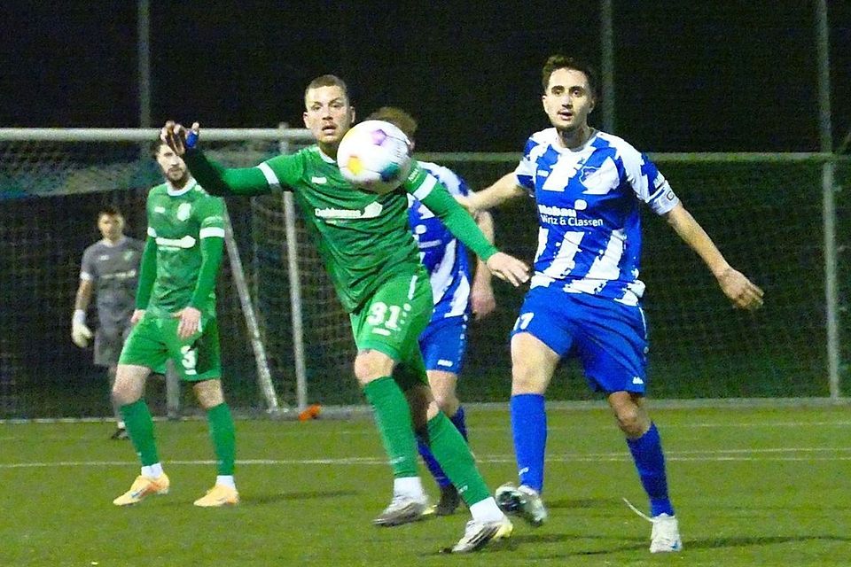 Die Sportfreunde Uevekoven haben einen wichtigen Sieg gelandet. Die Sportfreunde Uevekoven haben einen wichtigen Sieg gelandet.