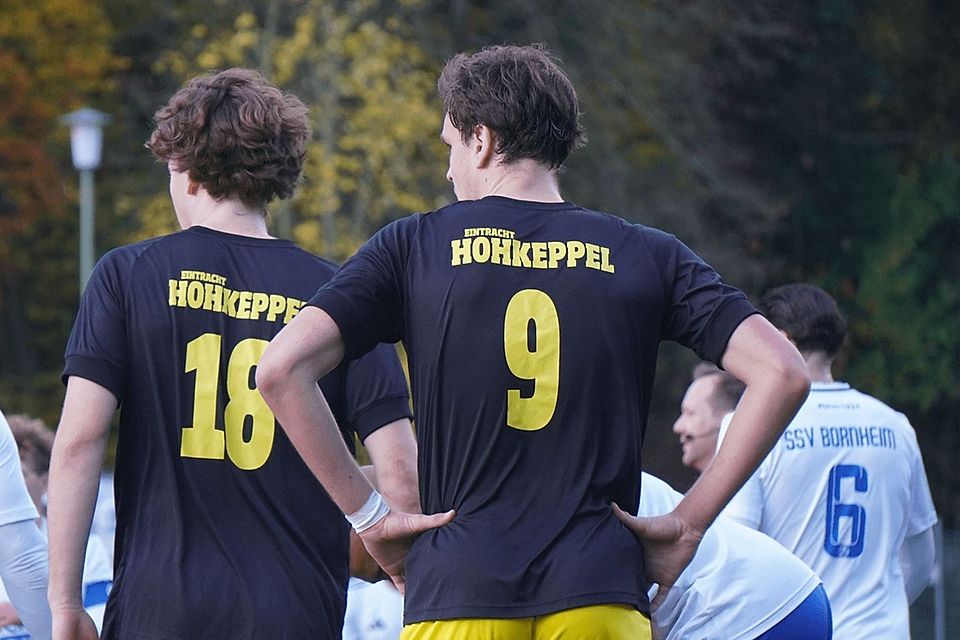 Der SV Eintracht Hohkeppel will mit einem weiteren Heimsieg den Druck auf die Top-3 hoch halten. Der SV Eintracht Hohkeppel will mit einem weiteren Heimsieg den Druck auf die Top-3 hoch halten.