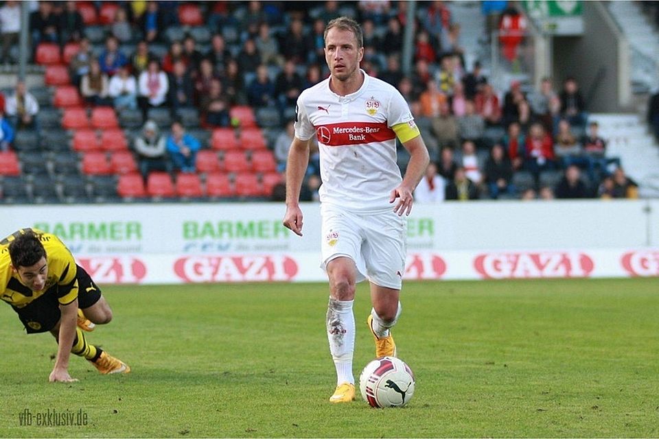 Tobias Rathgeb (32) hat beim VfB Stuttgart bis 2017 verlängert. Foto: Lommel