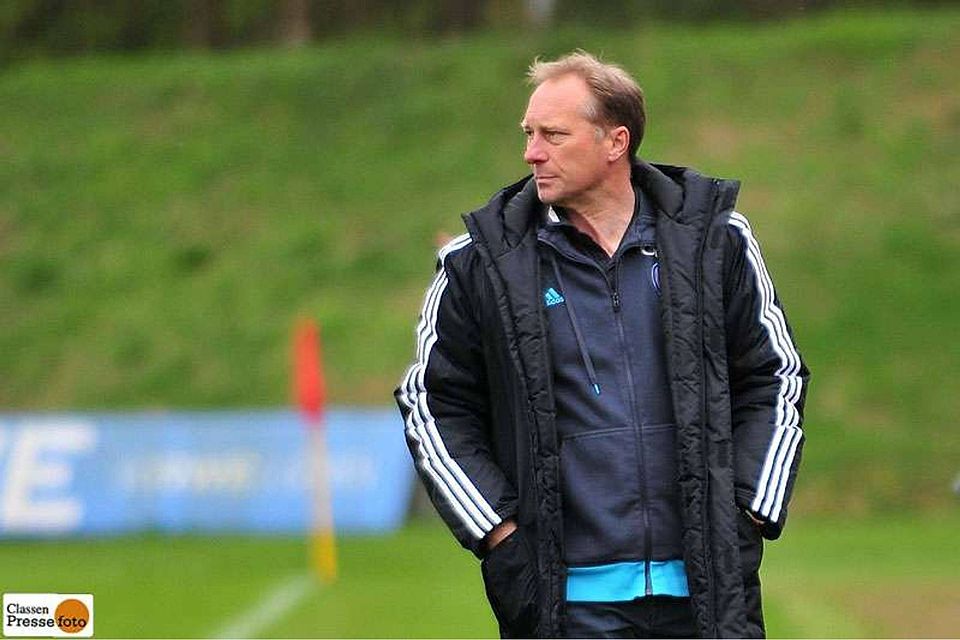 Schalke II-Coach Jürgen Luginger. F: Classen