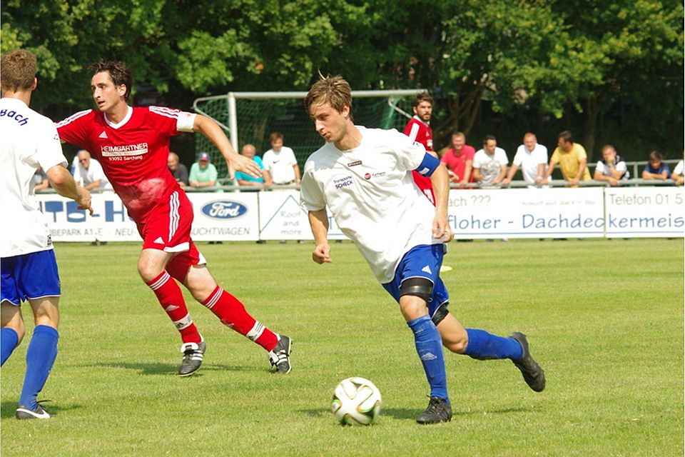 F: Foto Florian Bley und sein VfB Bach sind bereits am Freitag in Kareth gefordert.