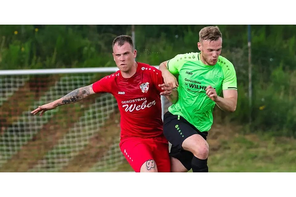 Vor einem Jahr in Gönnern setzte sich André Althaus (rechts) mit der SG Hörlen/Lixfeld im Endspiel gegen Jannis Lüftner (links) und die SG Silberg/Eisenhausen mit 3:2 durch. Wer gewinnt das Perf-Gansbach-Turnier 2025 in Bottenhorn? © Lars Hinter
