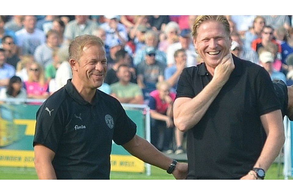 Freundschaftliche Atmosphäre auch zwischen den Trainern Markus Anfang (links) und Markus Gisdol (rechts). Foto: Hermann.