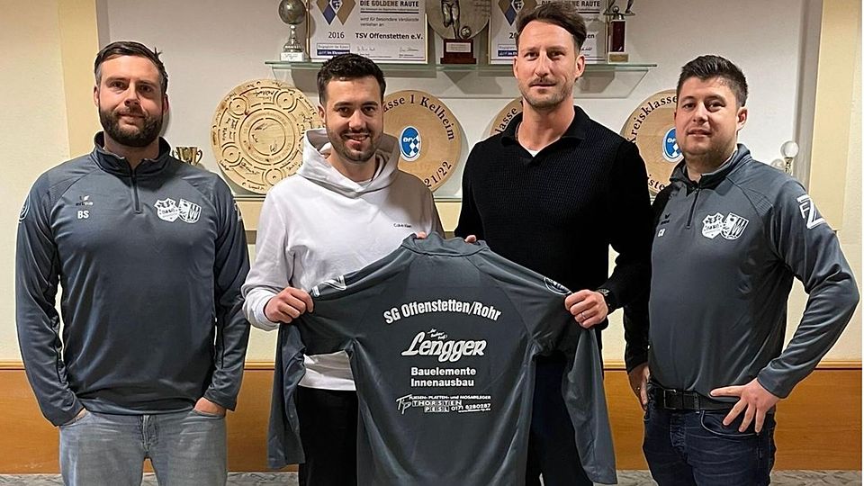 Lukas Schinn (zweiter von links) und Bastian Meyer (zweiter von rechts) werden bei der SG Offenstetten/Rohr ein gleichberechtigtes Trainergespann bilden 