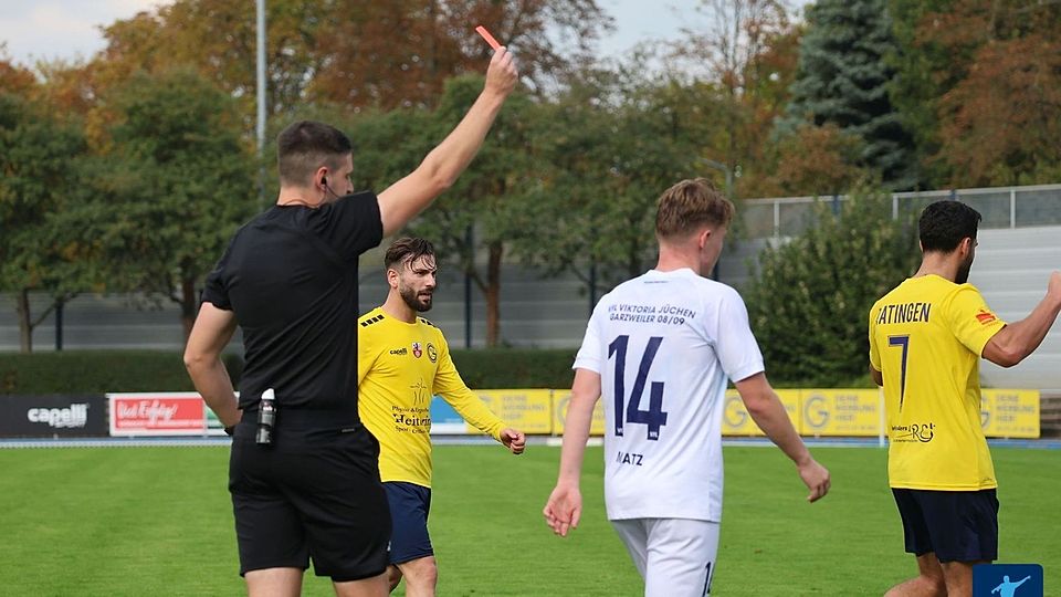 Hier wurde Matz mit Gelb-Rot gegen Ratingen vom Platz verwiesen.