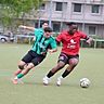 Bezirksliga 8-Aufsteiger KF Sharri (in Rot) deklassierte den VfL Kemminghausen.