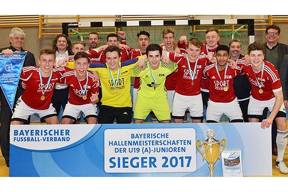 Erstmals in der Vereinsgeschichte holten sich die A-Junioren des FC Memmingen den bayerischen Hallentitel.