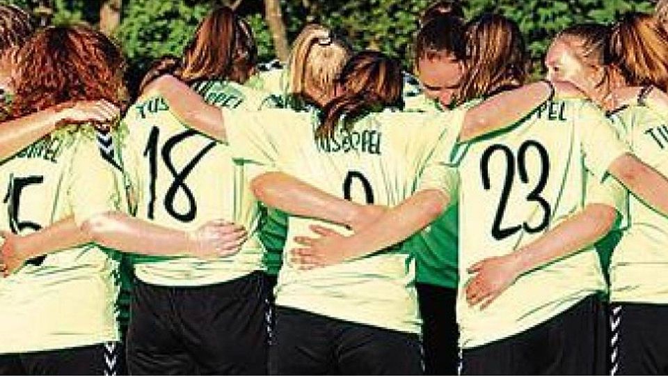Einschwören auf das Kreispokal-Finale: die Frauen des TuS Büppel II erwarten den VfB Oldenburg. Verein