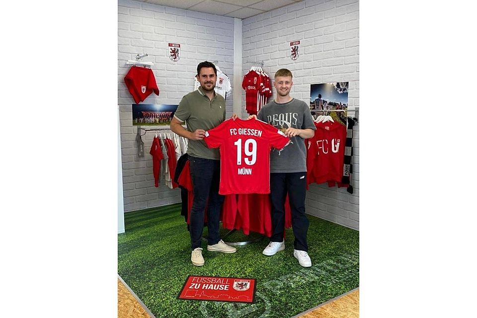 Neuer Mann für den FC Gießen: Louis Münn (rechts). Foto: FC Gießen
