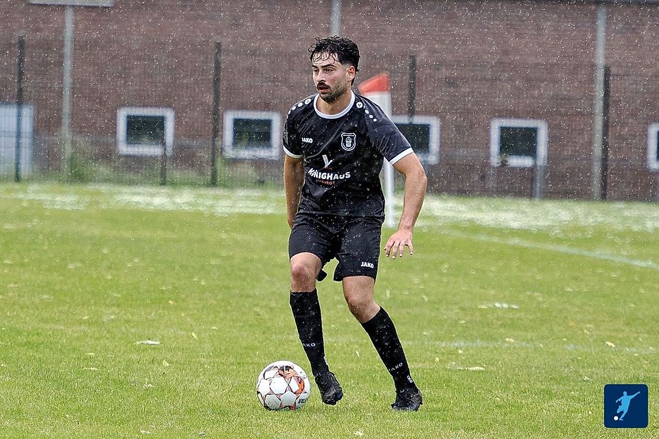 Der VFB Rheingold bleibt nach einem Spektakel im Paradiesstadion an den Topteams dran.