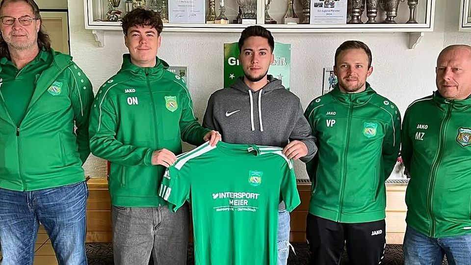 Von links: Trainer Thomas Weiß, die Neuzugänge Oliver Nehmeyer und Marian Boncea, Co-Spielertrainer Vincent Popelka und Abteilungsleiter Markus Zimmer.