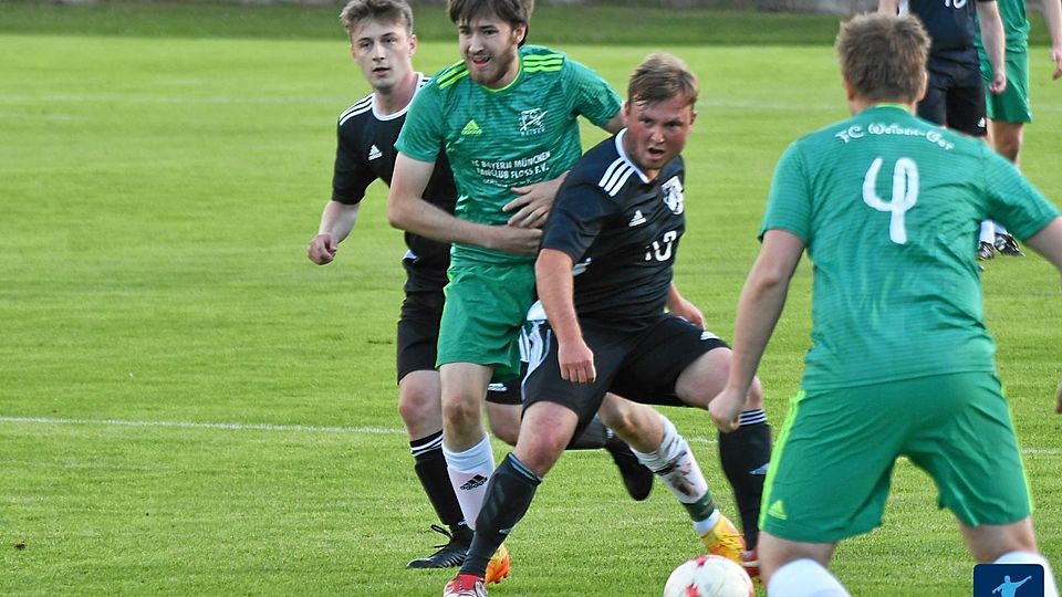 Gelingt es der SG Wurz/Störnstein mit Linus Schulze (links) und Simon Schönberger (Mitte, beide in Schwarz) im zweiten Anlauf, den Klassenerhalt in der Kreisklasse einzutüten?