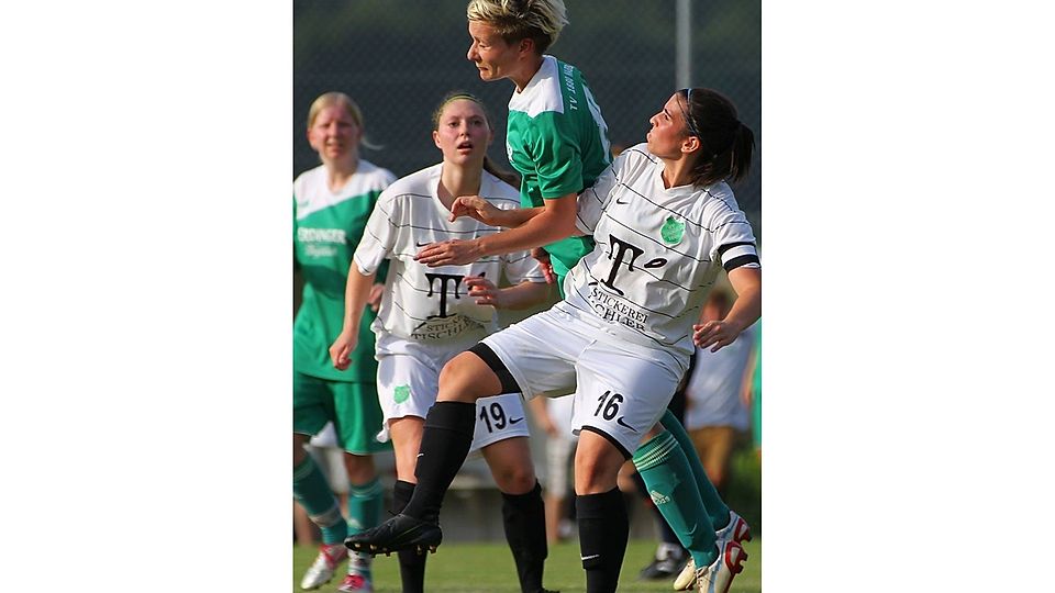 Die Nabburger Fußballerinnen (in Grün) bleiben auf Erfolgskurs. F: Tschannerl