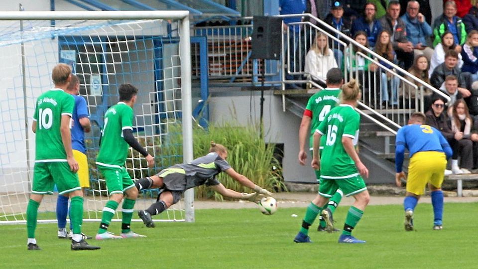 Alerheims Keeper Samuel Hertle ist zur Stelle und hielt auch gegen den SV Holzkirchen seinen Kasten sauber.