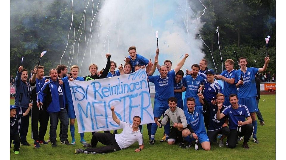 Happy End in Reimlingen: Hier wird die Meisterschaft gefeiert, nachdem Amerdingen sich bis zum Abpfiff als ebenbürtiger Gegner erwiesen hatte. Foto: Dieter Mack