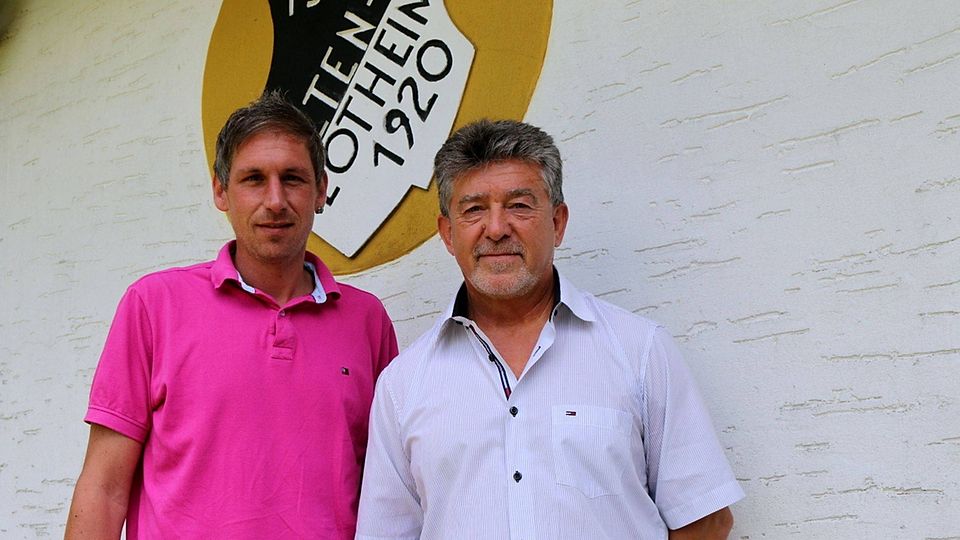 Altenotheims sportlicher Leiter Kai Bremmer (links) präsentierte am Sonntag mit Günther Eisenmann den neuen Chefcoach des Gruppenligisten
