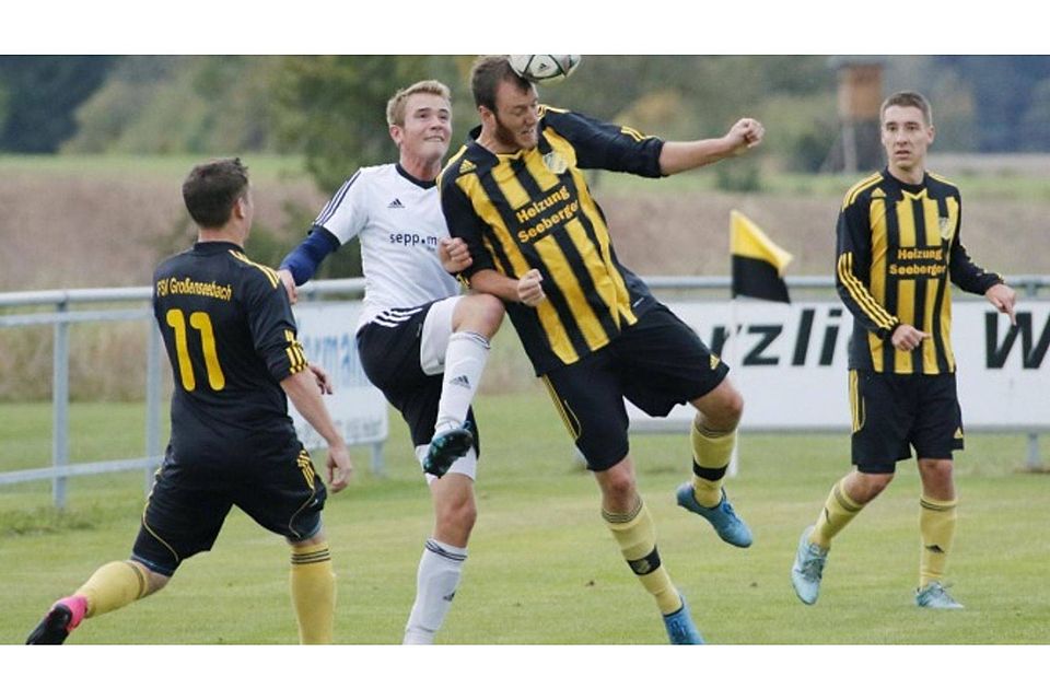 Eine Frage der Einstellung: Der FSV Großenseebach (gelb-schwarze Trikots) will sein Polster auf die Abstiegsränge nicht verspielen. F: Pfrogner