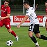 Tom Schäpler (TSB Flensburg) gegen Mika Kieselbach (Heider SV).