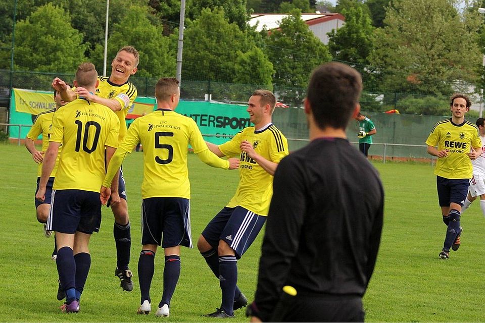 F: Gerhard Reidt Auch heute wollen die Spieler des 1. FC Schwalmstadt jubeln. Mit einen Sieg im Endspiel um den Aufstieg in die Hessenliga trifft Schwalmstadt heute auf den FC Ederbergland.