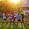 Im April im Finale, jetzt in der ersten Runde Gegner: Die SG Tairnbach (weiß) und die FT Kirchheim.