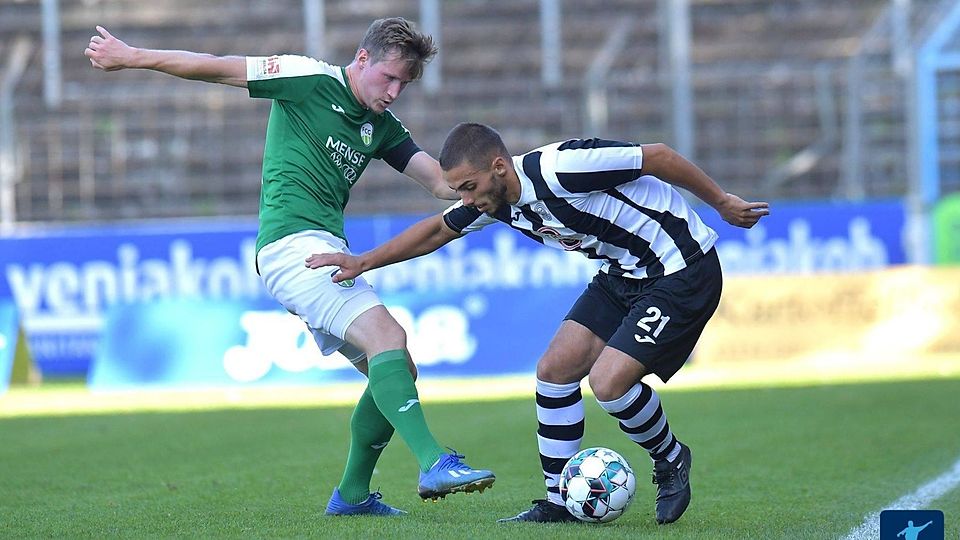 Zuletzt standen sich Wattenscheid (in Schwarz-Weiß) und Gütersloh im Mai 2022 gegenüber. Damals gewannen die Ostwestfalen mit 1:0.