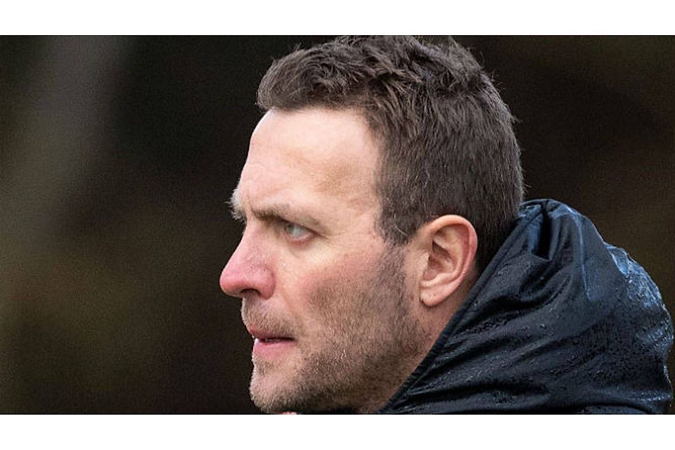 Ernste Miene bei Uli Bärmann: Heute Abend wird sich der Löffinger Trainer seine Enttäuschung von der Seele reden. | Foto: Wolfgang Scheu