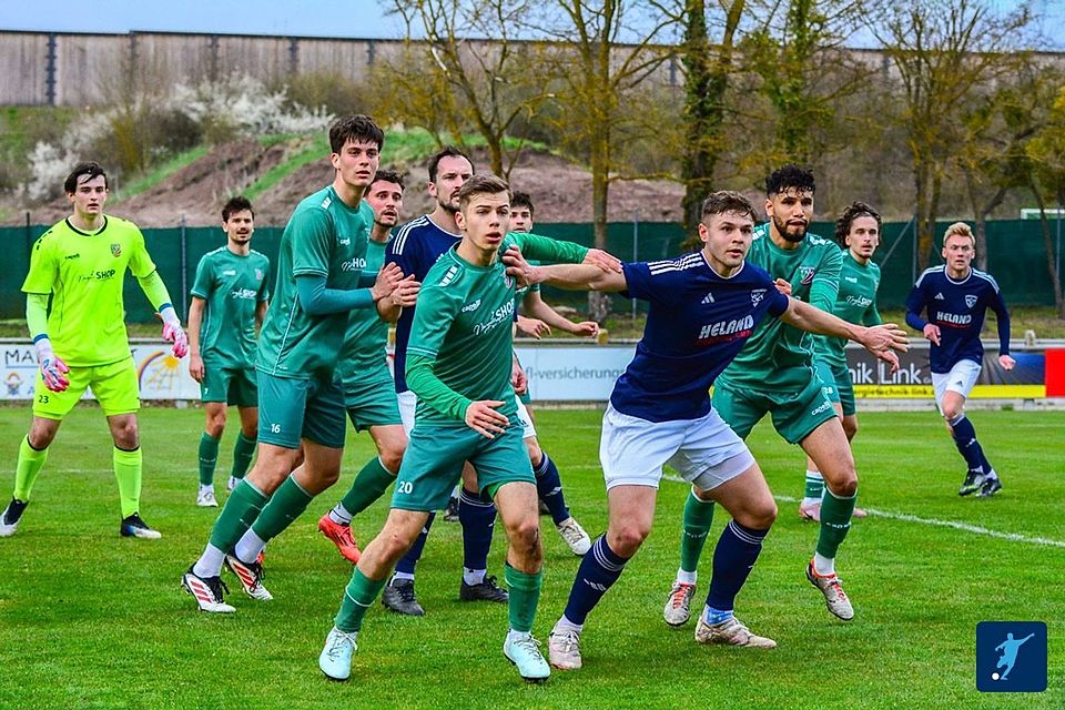 Bis zur letzten Minute gings eng zur Sache... Am Ende trennen sich der TSV Abtswind und der TSV Mönchröden mit 4:4.