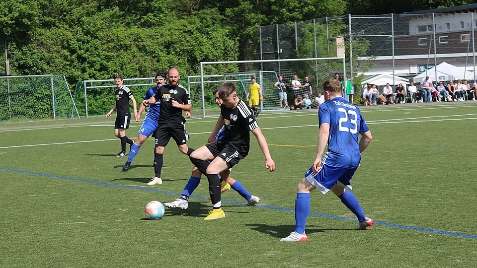 Die SG Bingerbrück/ Teut. Weiler (hier in schwarz) muss sich beim Max-Keßler-Cup mit dem zweiten Platz zufrieden geben.