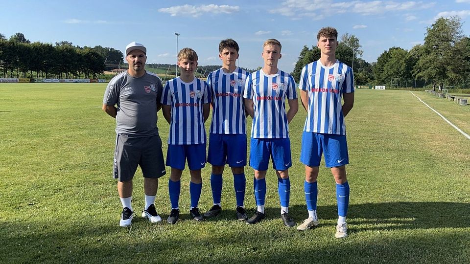 Der Kader der SG Rottenburg / Oberhatzkofen wird mit eigenen Nachwuchskräften erweitert 