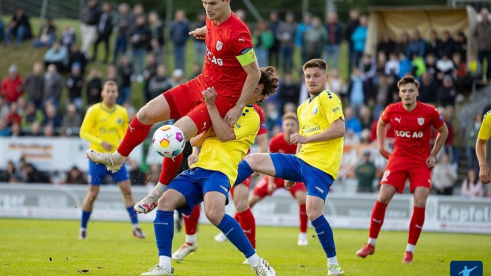 Erlbach obenauf: Im Mai schlug der SVE Pipinsried in einem denkwürdigen Spiel mit 3:0