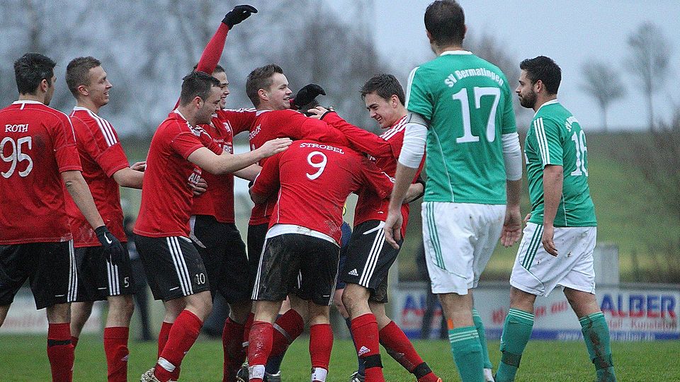 Torjubel war beim treffsicheren Tabellenführer FV Walbertsweiler/Rengetsweiler in der Hinserie an der Tagesordung. Mit einem Heimspiel gegen die U23 des FC Radolfzell geht es am Samstag in die Rückrunde. Foto: Bodon K.H..