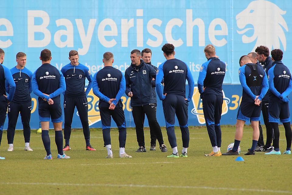 Die Vorbereitung von Cheftrainer Köllner und seinen Löwen hat es in sich.