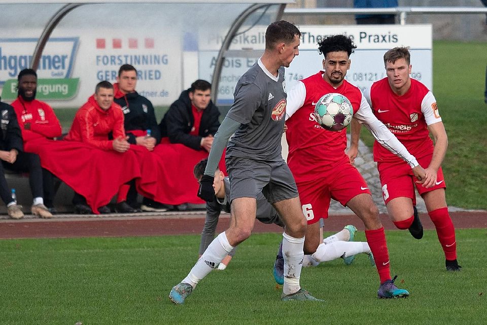Fokus auf den Liga-Endspurt: Forstinnings (rot) Abdellilah Erraji und (hinten) Kenan Numanovic.