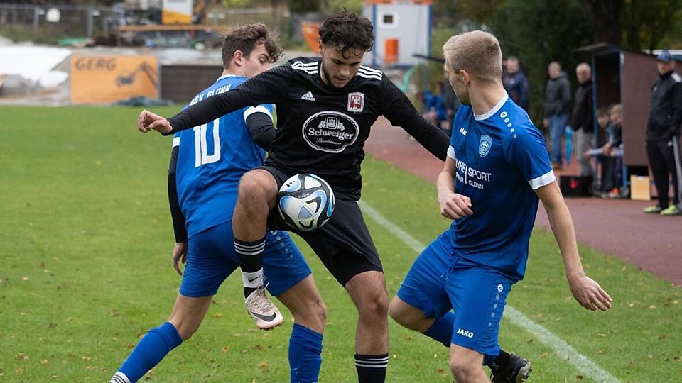 Der FC Markt Schwaben (hier in schwarz gegen den ASV Glonn) hatte keine Probleme mit dem TSV Egmating