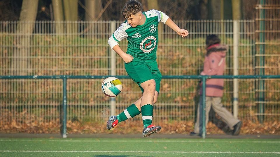 Die DJK Arminia Klosterhardt hat es zum Rückrunden-Auftakt krachen lassen.