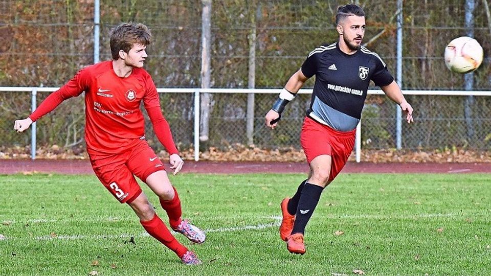 Amir Limani (rechts) ist mit nunmehr zehn Saisontreffern der torgefährlichste Spieler der Sportvg Feuerbach. Foto: Günter Bergmann