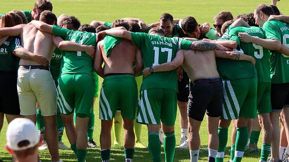 Zusammenstehen für den Erfolg: Noch ein Sieg trennt die Kreisliga-Fußballer des SVA Palzing vom Aufstieg in die Bezirksliga. Nach dem 1:1 im Relegationshinspiel in Haidhausen stehen die Chancen nicht schlecht.
