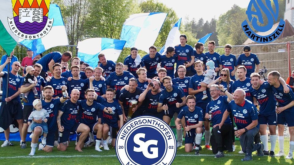 Der Jubel ist groß, die SG Niedersonthofen/Martinszell steigt erstmals in der Geschichte beider Vereine in die Landesliga auf.