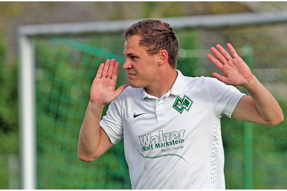 Na, ganz so unschuldig war Florian Bendrich nicht am Punktgewinn des SV Kenzingen. | Archivfoto: Matthias Konzok