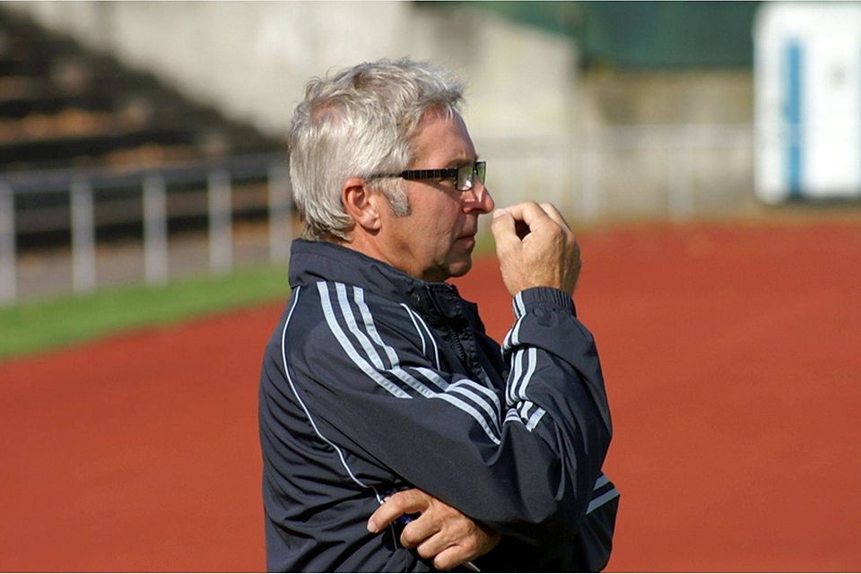 Trainer Horst Schmidhuber wird seine Mannschaft auf das Abstiegsduell gegen Eschlkam einstellen. F: Eberhard Viehauser