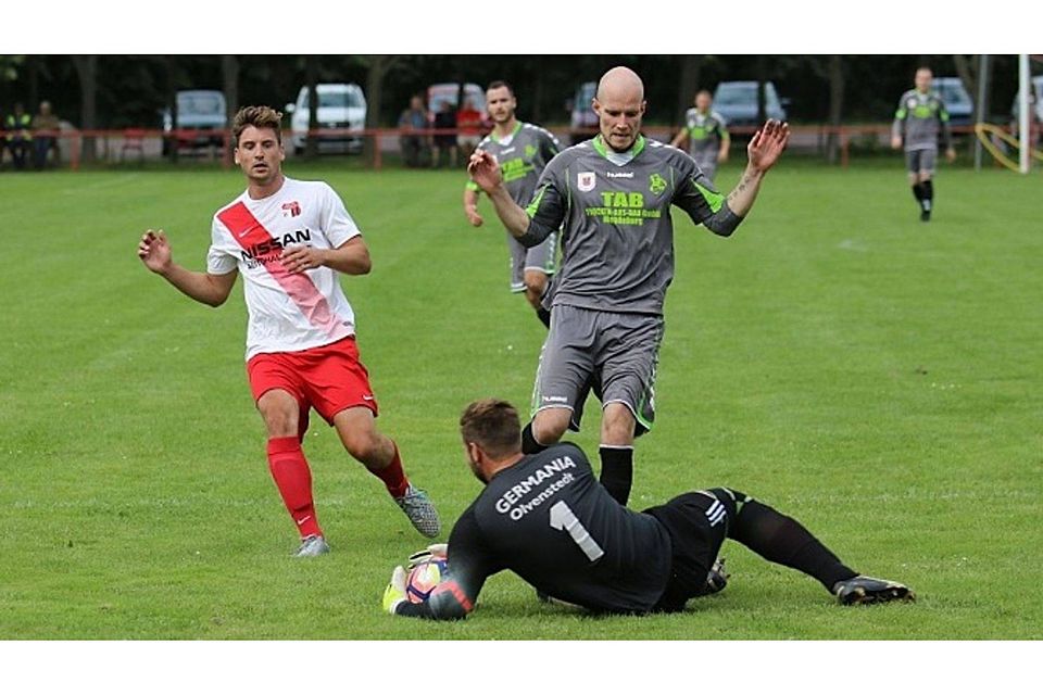 Martin Zander (in grau) vertritt den SV Irxleben in der ersten Ausgabe der Elf des Spieltags.                              F: Lonkowski