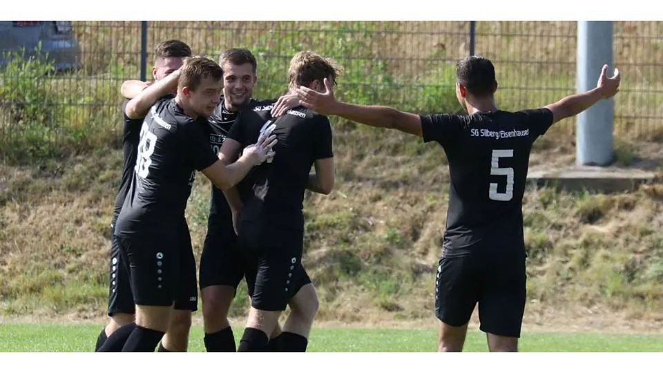 Die Kicker der SG Silberg/Eisenhausen durften am Mittwoch endlich wieder Punkte jubeln. © Jens Schmidt