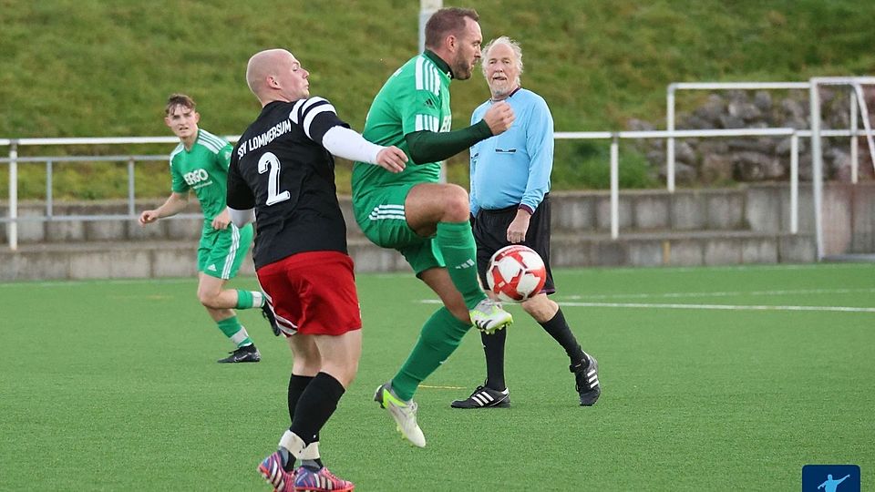 Christopher Bellstädt (M.) ist der Einwechselkönig der Saison