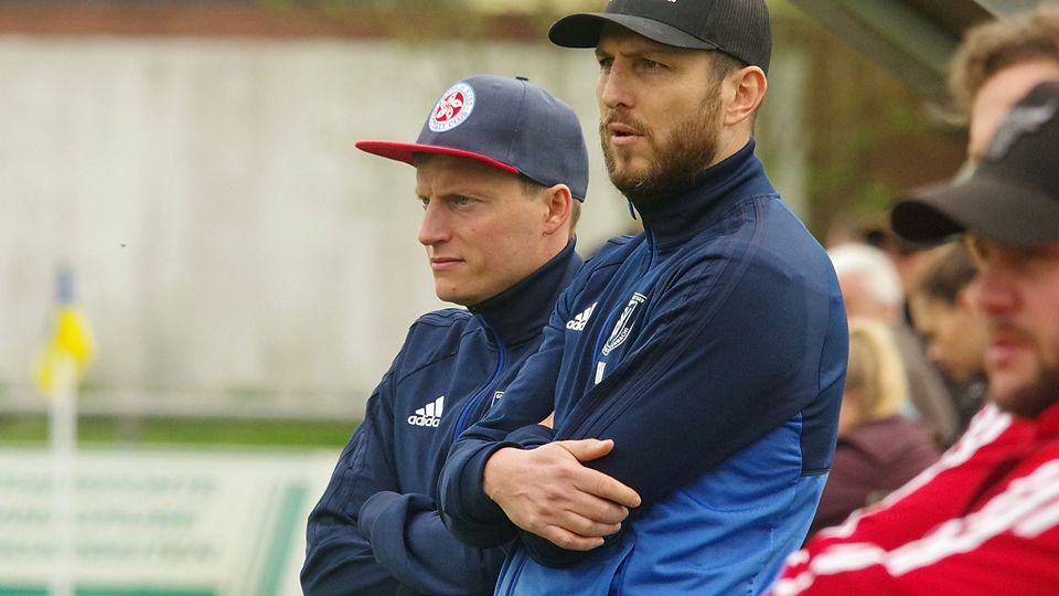 Co-Trainer Helmut Müller und Chefcoach Nico Beigang wollen Wenzenbach in die Bezirksliga führen. 